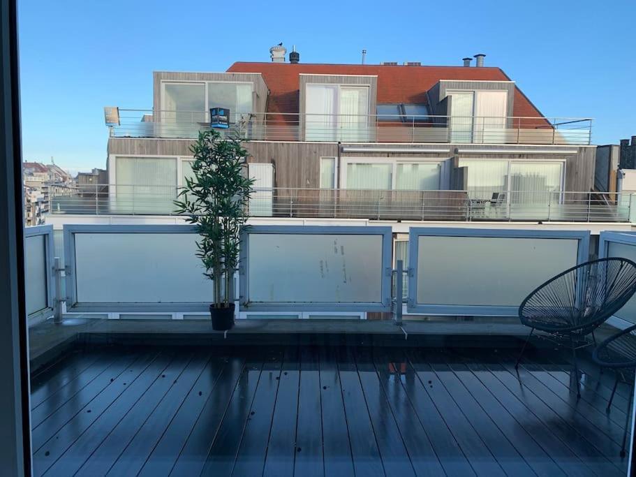 Beautiful Penthouse At 5Min Of Albert Place Кнокке-Хейст Экстерьер фото